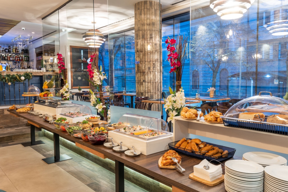come apparecchiare per la colazione in hotel