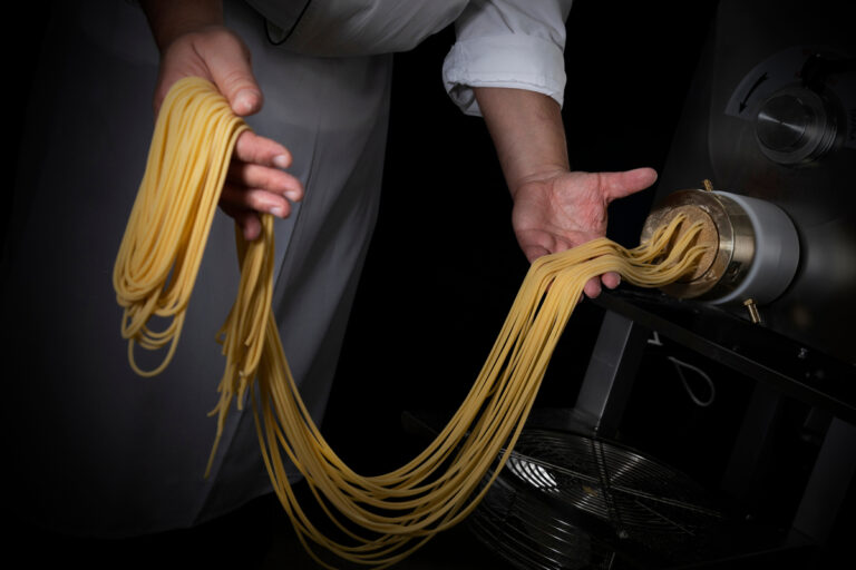 Come scegliere la migliore macchina per pasta fresca professionale