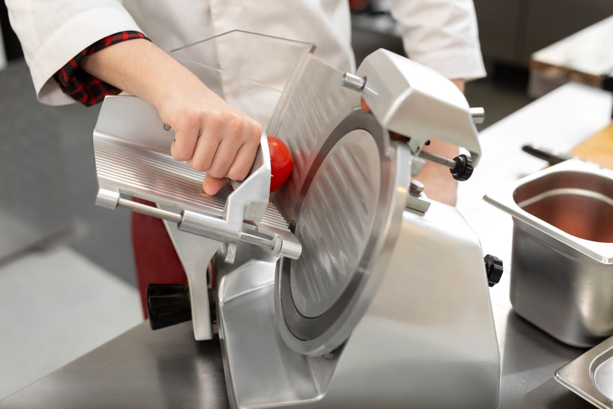 come pulire affettatrice professionale